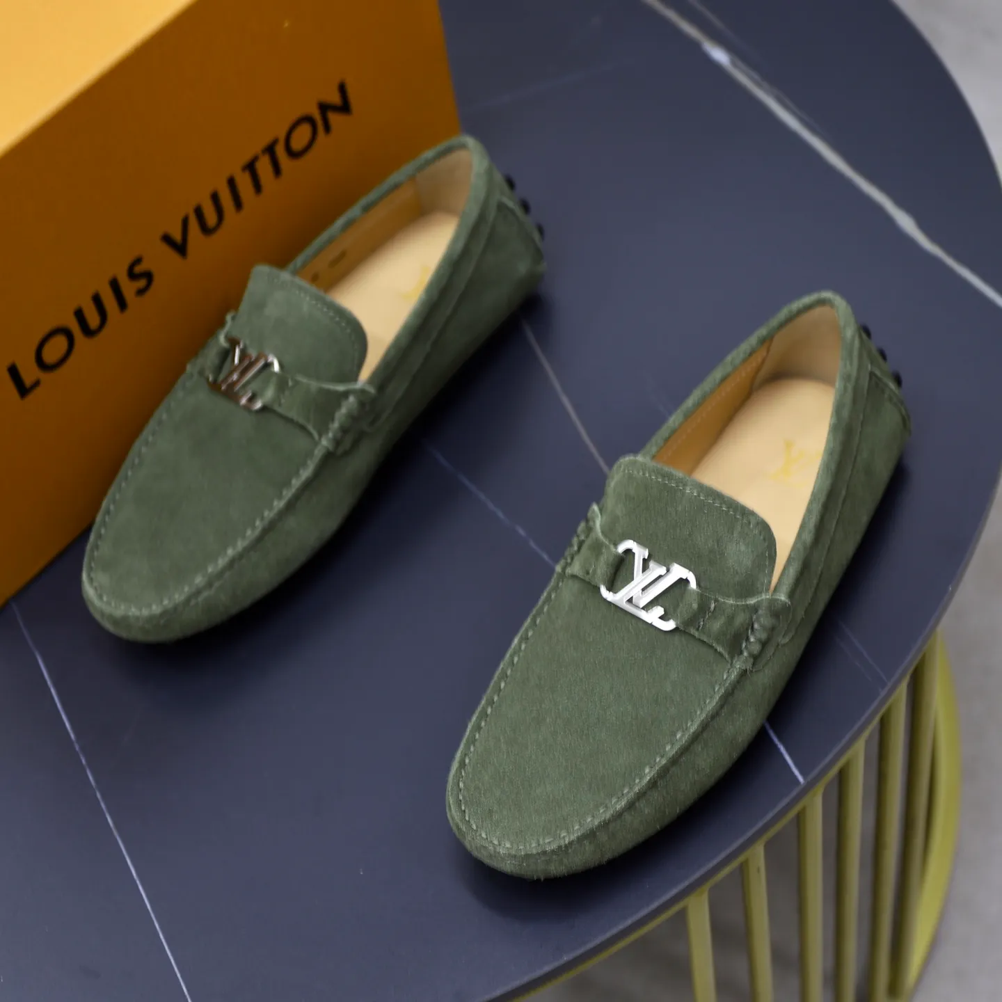 Ex-factory price: 480💰【LV】Louis Vuitton ⚠️High-end men’s driving and pedal series ⚠️38-44 (customized for 45) ⚠️All original cowhide leather! Thick and soft! Made entirely of calfskin lining! The latest non-slip beanie sole! Three-dimensional package technology! Fashionable and classic! Handicrafts! Original high quality! Feel free to compare!